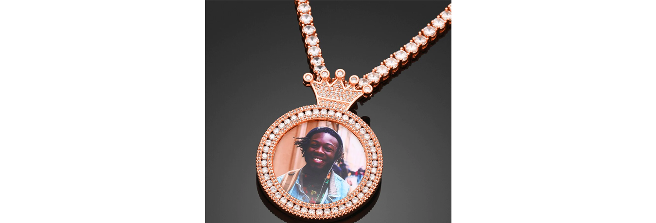 5 Ideas for Making Your Own Custom Photo Pendant